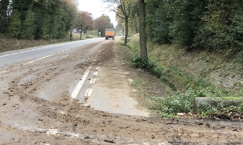 Terre sur piste cyclable